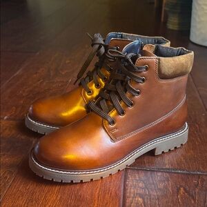 NWOB Steve Madden Bronni Lug Sole Lace up Boots, Size 5, Chocolate Brown.